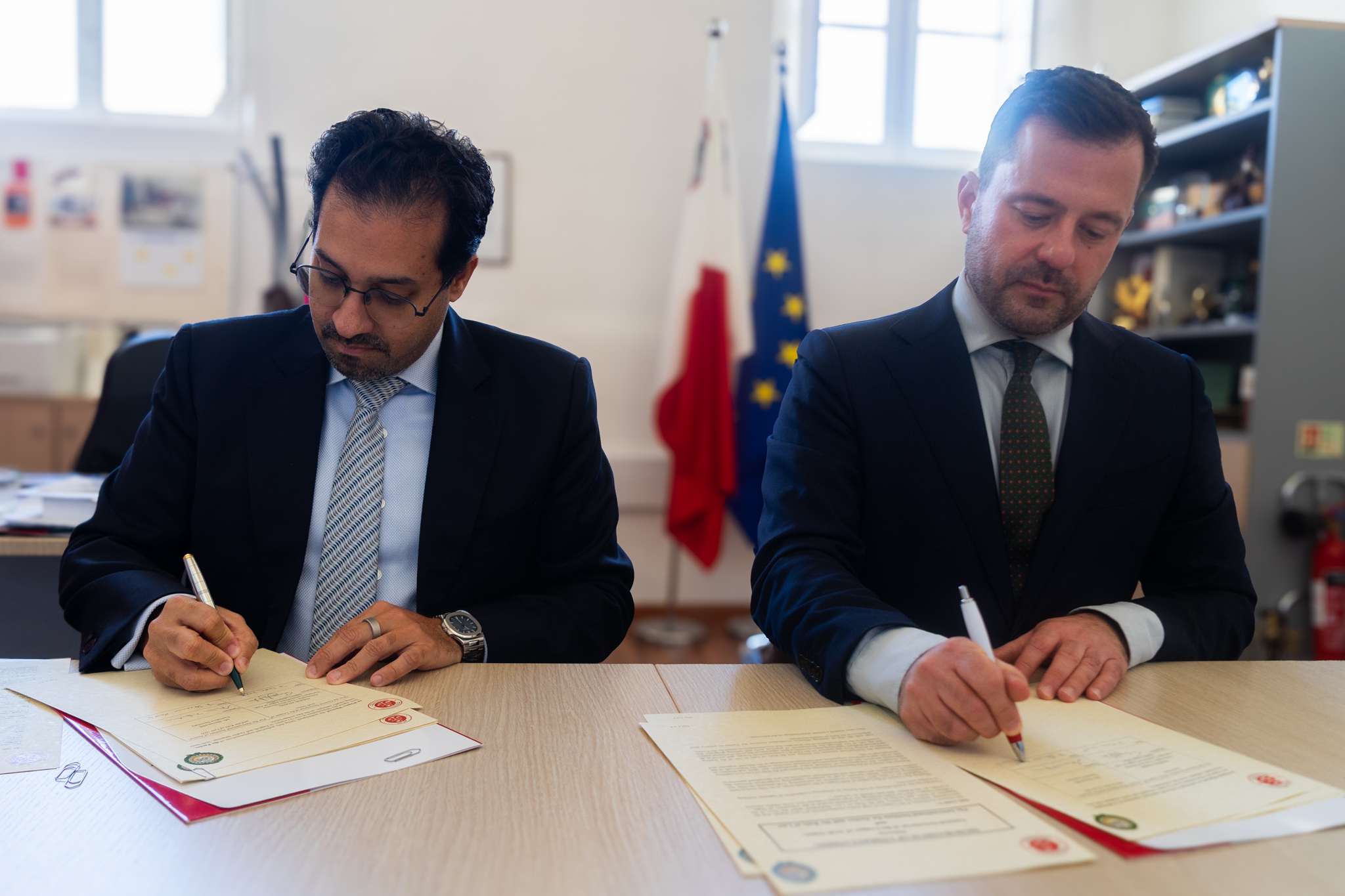 L'IIJ et le Secrétariat général de la Ligue des États arabes (LEA) signent un protocole d'accord.